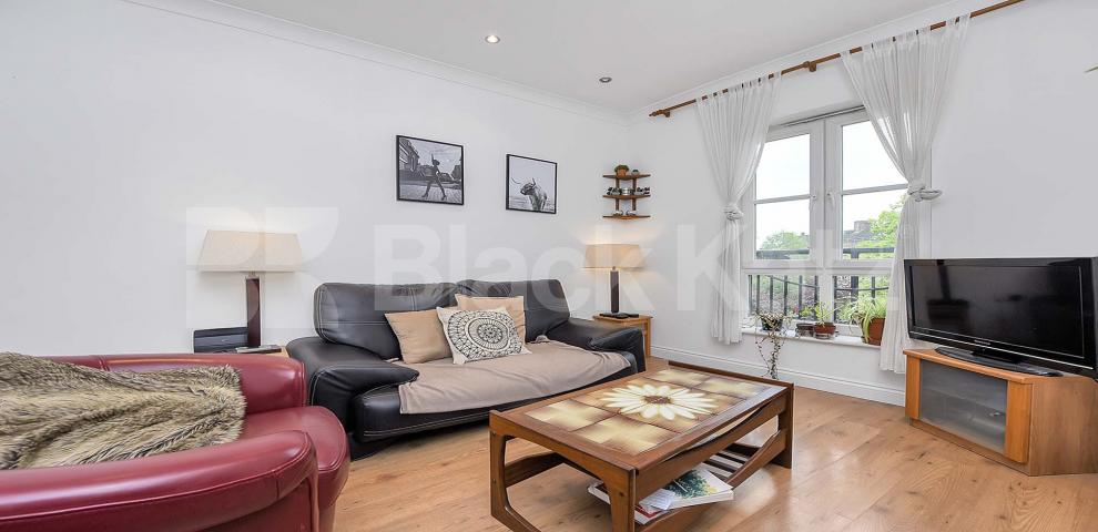 			LET , 2 Bedroom, 1 bath, 1 reception Apartment			 Hunter Court, Herbert Mews, Brixton 